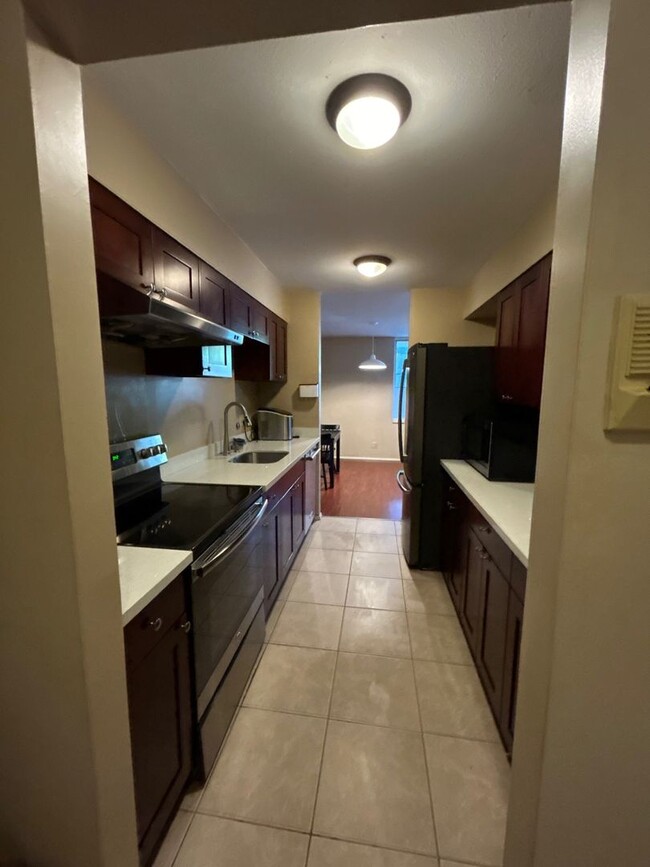 Primary Photo - Fantastic 2 Bed 2 Bath Condo in the U Dist...