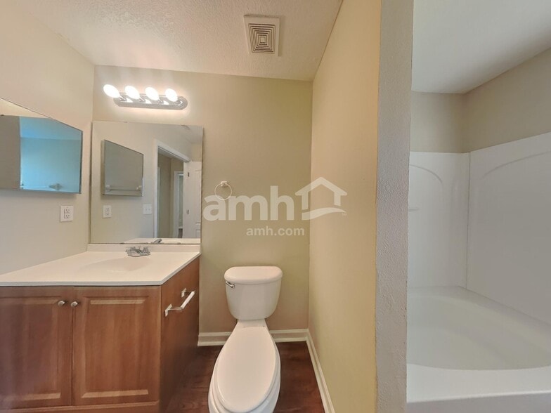 Building Photo - 10072 Lancashire Dr