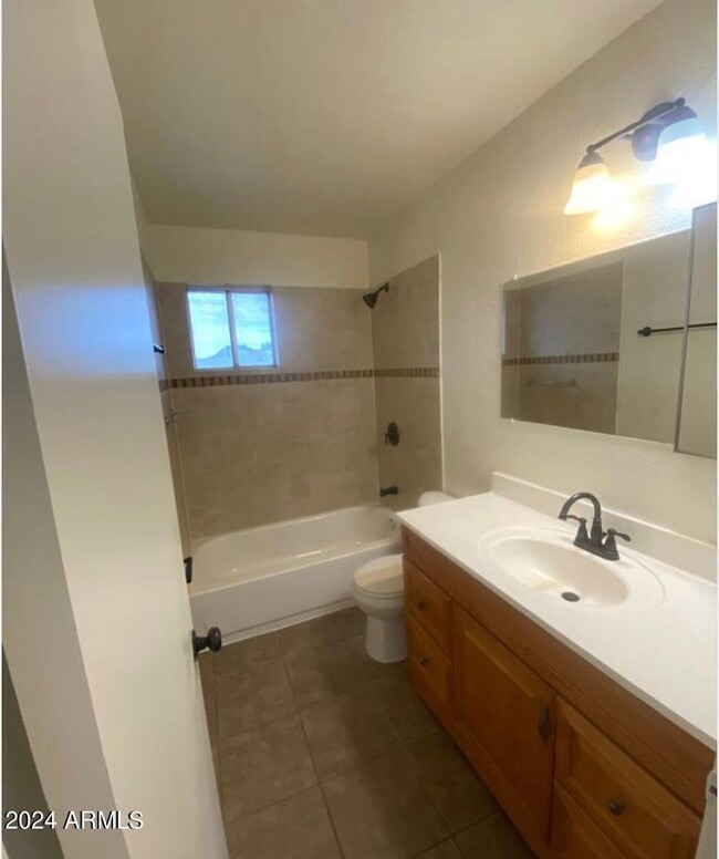 Building Photo - 1420 E Brown St