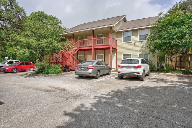 Building Photo - "Cozy 1-Bedroom Retreat in San Marcos – Perfectly Sized at 651 Sq Ft on Burleson Street!"