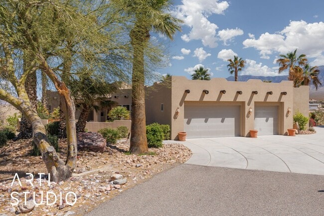 Primary Photo - Beautiful 4 Bedroom, 3.5 Bath Home in Scenic