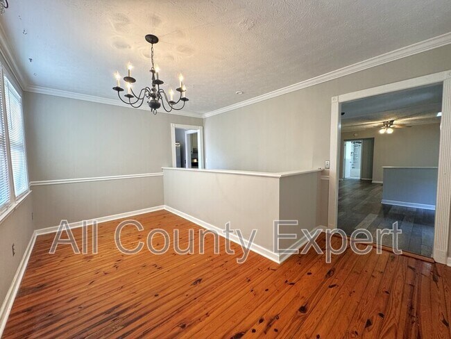 Building Photo - 9215 Long Hollow Rd