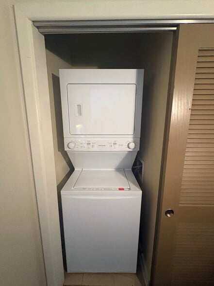 In Unit washer and dyer - 200 Manufacturers Rd