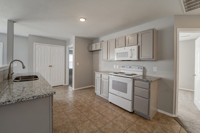 Building Photo - 344 Grant Springs Dr