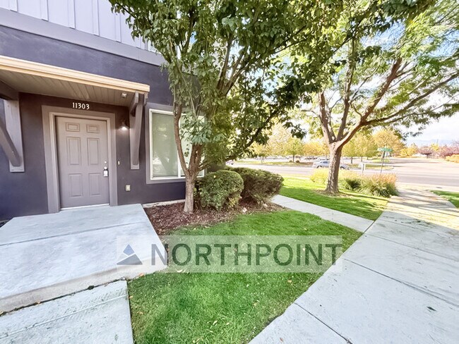 Building Photo - Summerlane Townhome - 2 Bed 1 Bath - HOA P...