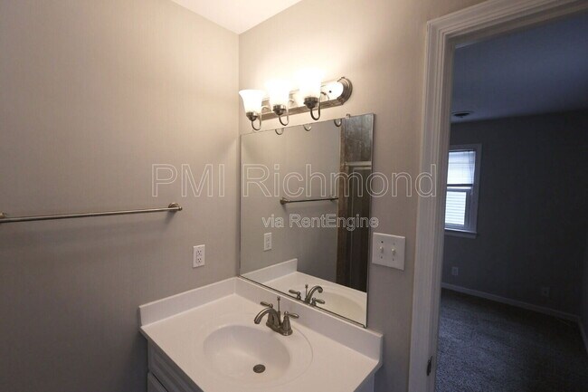 Building Photo - 401 Walton Park Rd