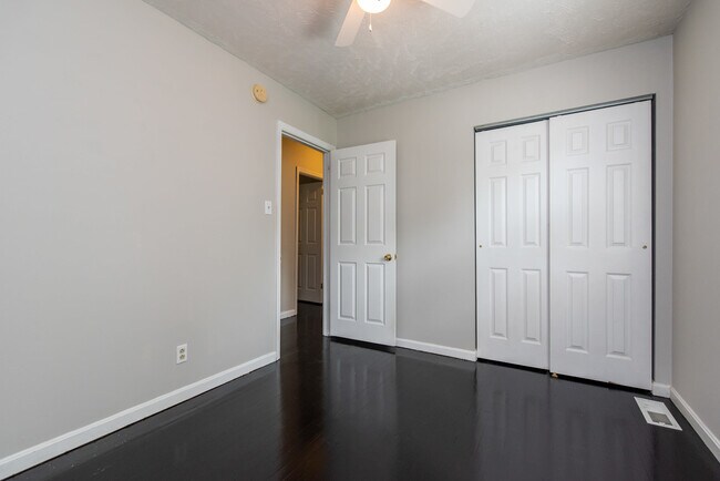 Building Photo - 2333 Alexandria Dr