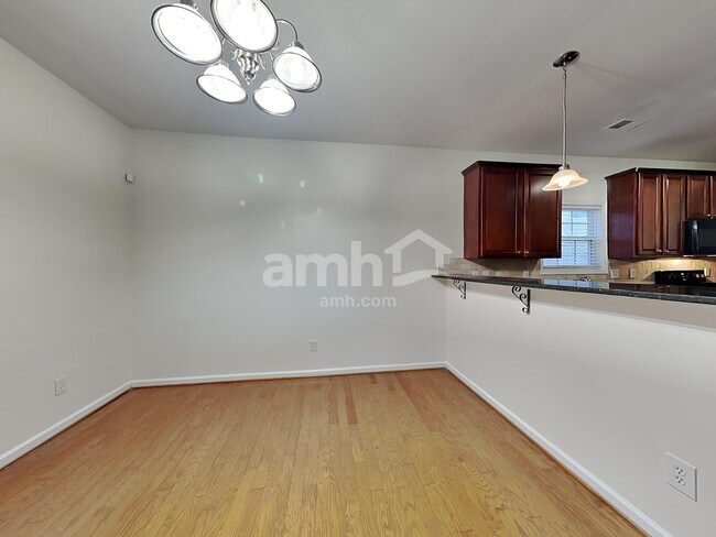 Building Photo - 10 Oakville Ct