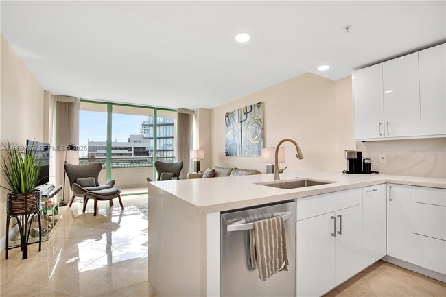 Building Photo - 3350 SW 27th Ave