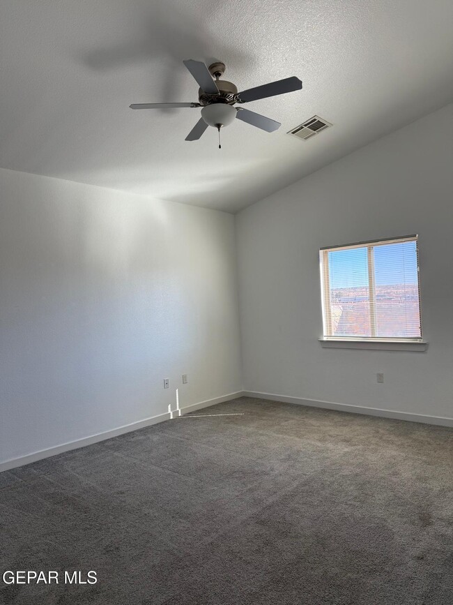 Building Photo - 11565 Leonor Duran St