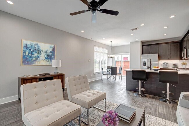 Building Photo - 16531 Oasis Mdw Ln