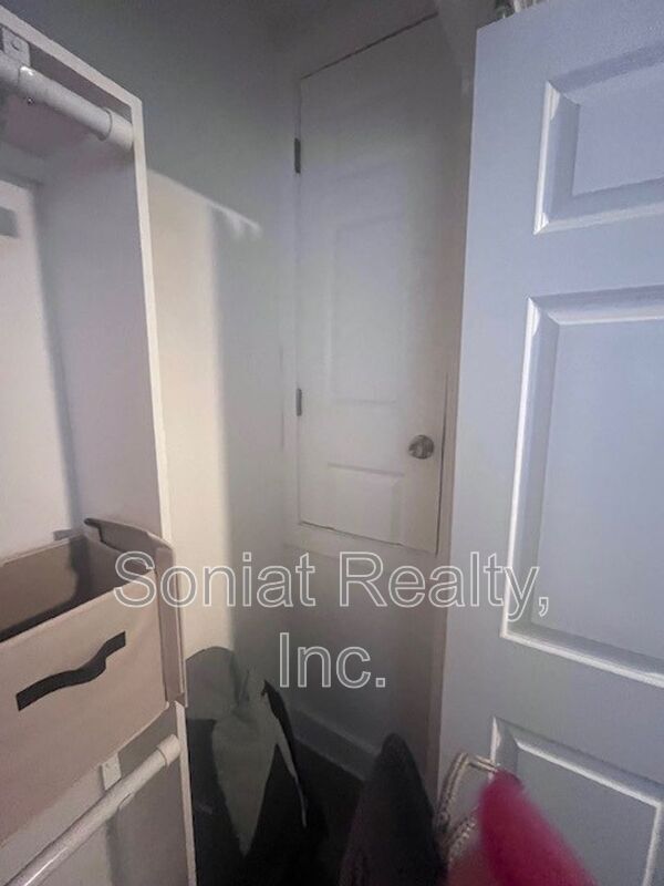 Building Photo - 3302 Nashville Ave