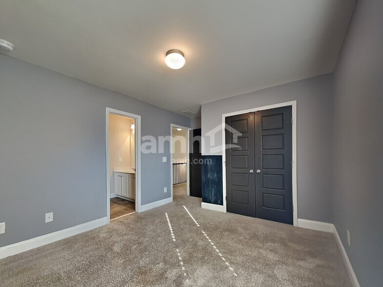 Building Photo - 1079 Victoria Walk Ln