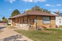 Building Photo - Quincy Duplex