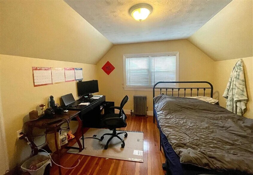 Building Photo - 123 Winthrop St