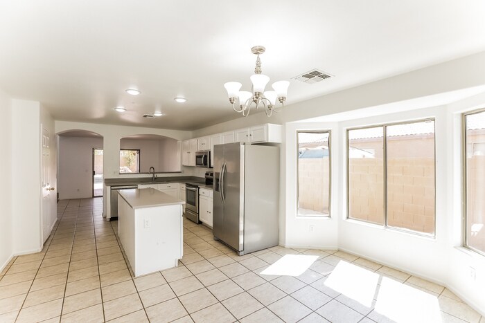 Building Photo - 2241 S 85th Dr