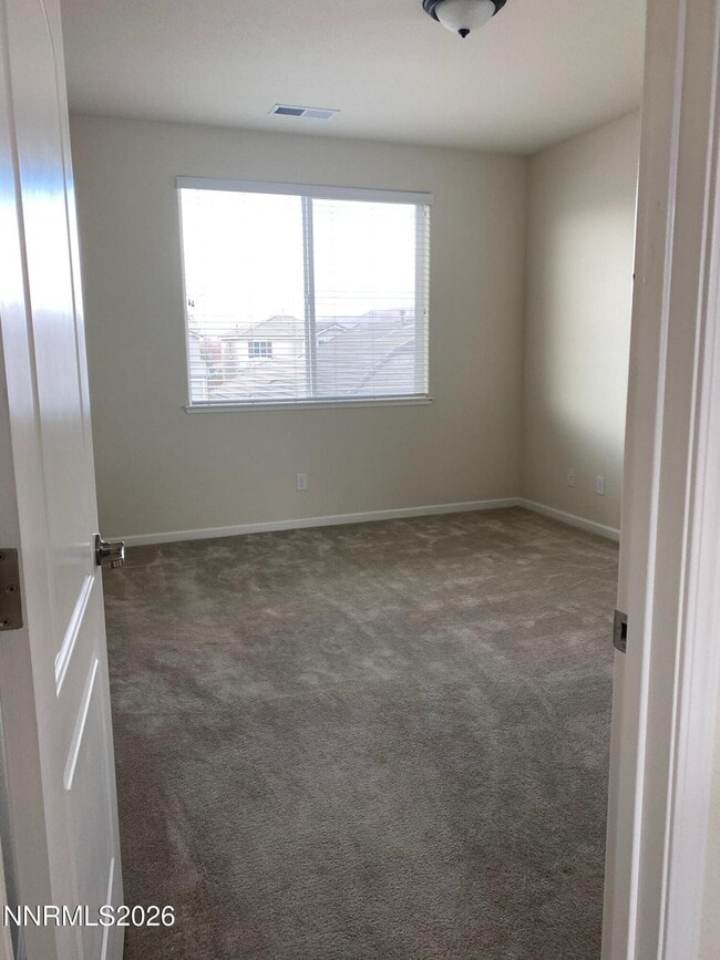 Building Photo - 7038 Diversey Dr