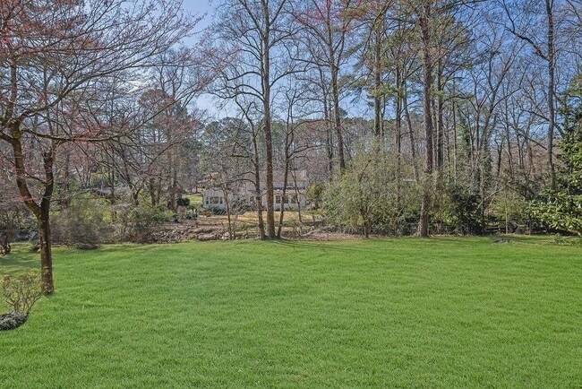 Building Photo - 505 River Valley Rd NW