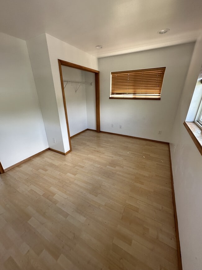 Building Photo - 2009 Maurice Ave