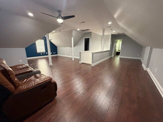 Building Photo - 3704 Warwick Pl