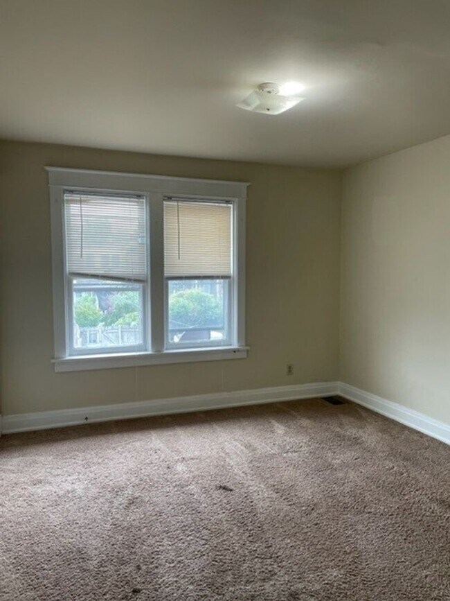 Building Photo - 2439 Penn St