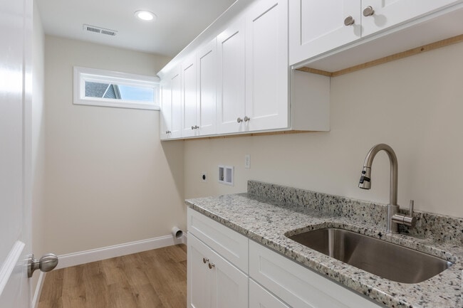 Building Photo - 5029 Solar