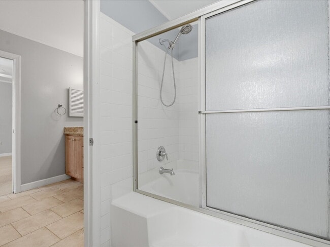 Building Photo - 9437 Fairmead Dr