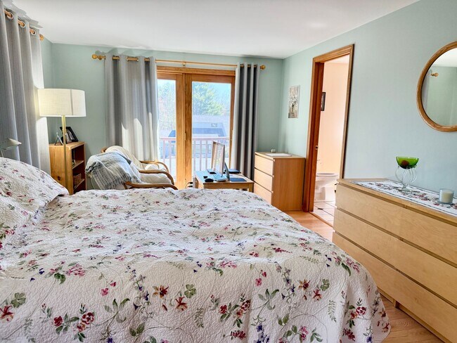 Building Photo - Meticulously Maintained 3BD/2.5BA Home in Quiet Westbrook Neighborhood!