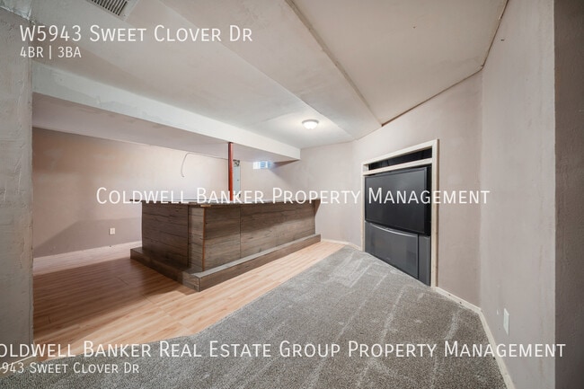 Building Photo - W5943 Sweet Clover Dr