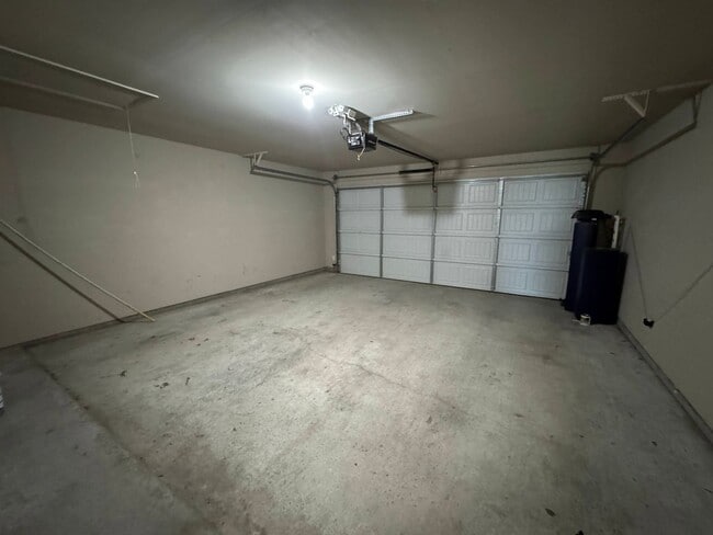 Building Photo - 6304 Castle Gap Dr