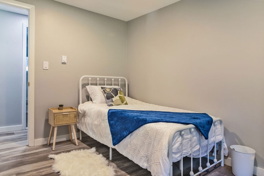 Building Photo - 36 Pequotsepos Rd