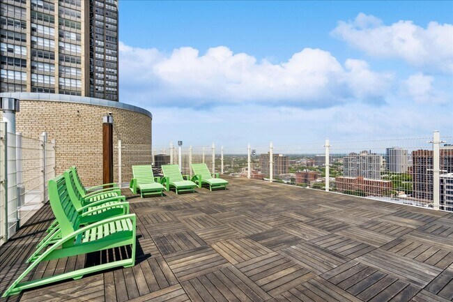 Building Photo - 3950 N Lake Shore Dr