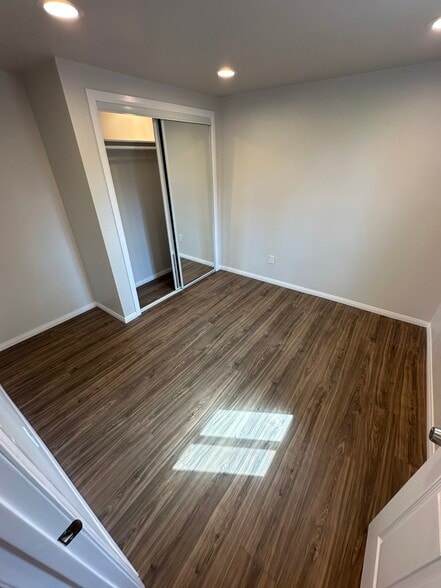 Building Photo - 1032 Justin Ave