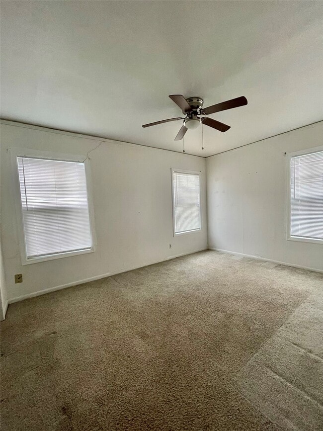 Building Photo - 1754 W 6th St