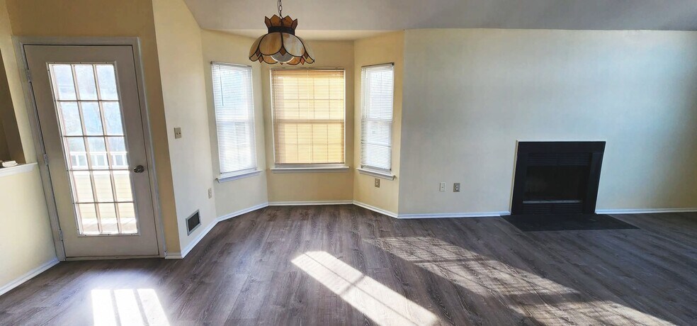Building Photo - 1410 Pinhorn Dr