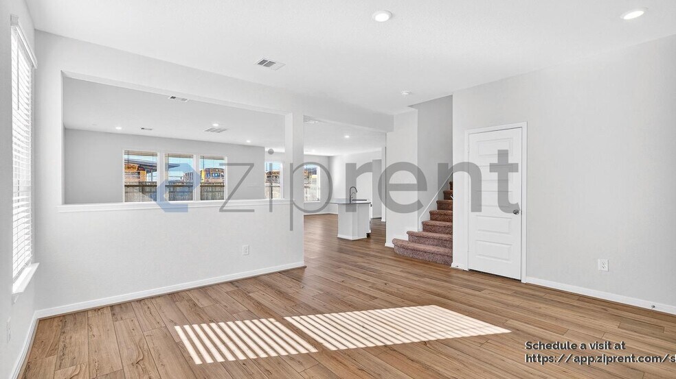 Building Photo - 7611 Coral Ky Dr