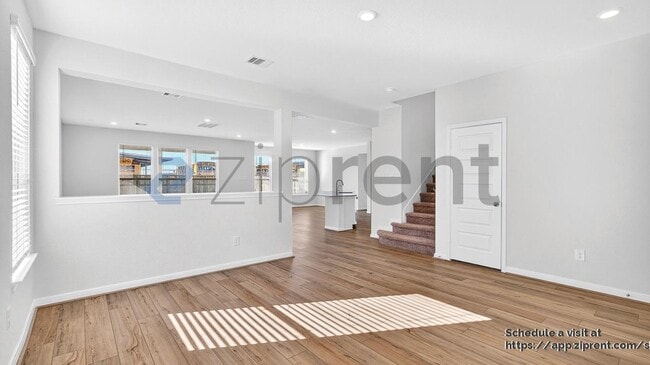 Building Photo - 7611 Coral Ky Dr