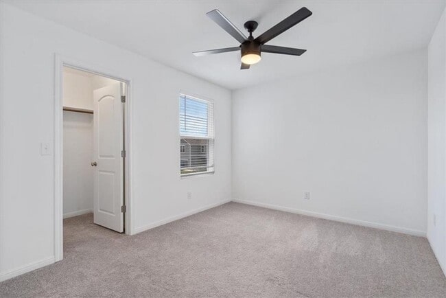 Building Photo - 6500 Routenburn St