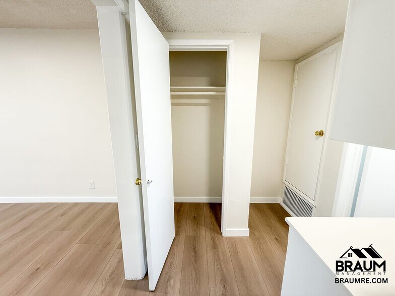 Building Photo - 6041 Whitsett Ave