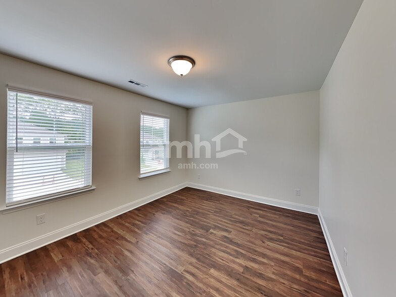 Building Photo - 5949 Hagar Vly Dr