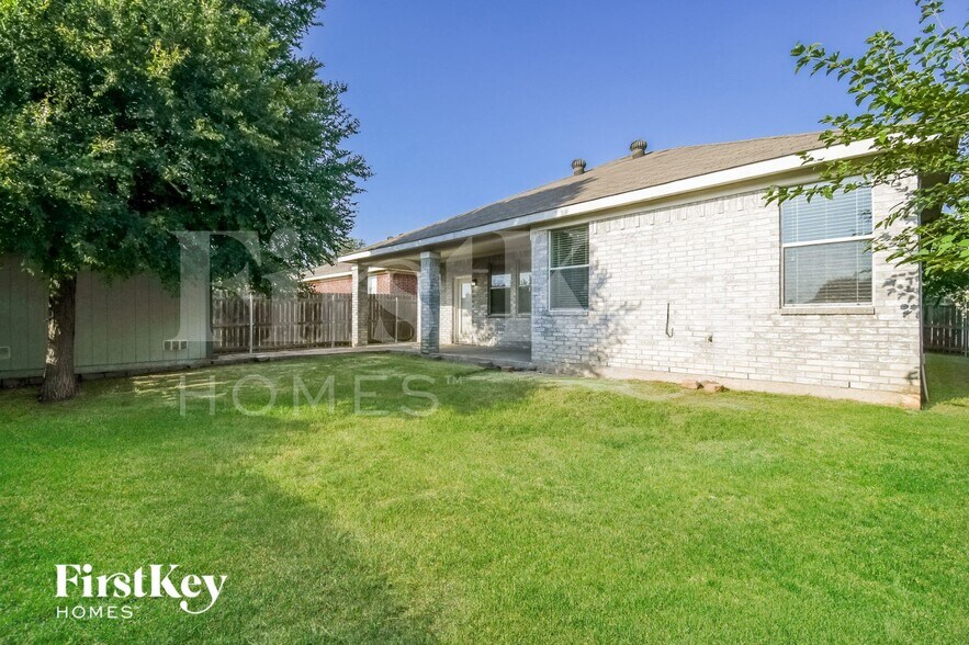 Building Photo - 10240 Dawson Trail