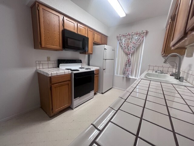 Building Photo - 1280 Mohave Dr