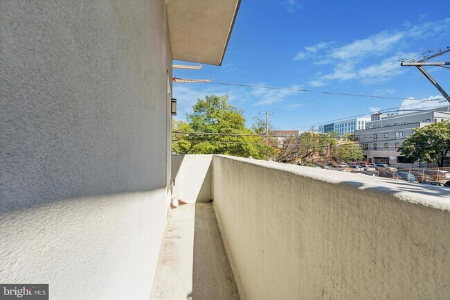 Building Photo - 120 W Oxford St