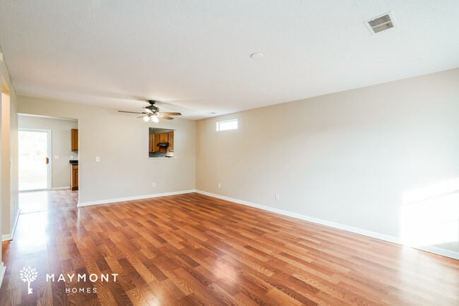 Building Photo - 4-Bedroom Home with Fresh Updates in Lexin...