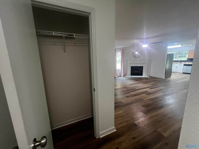 Building Photo - 163 Sagebrook Dr