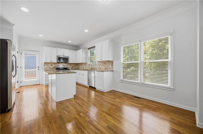 Building Photo - 455 Park Pl Ct