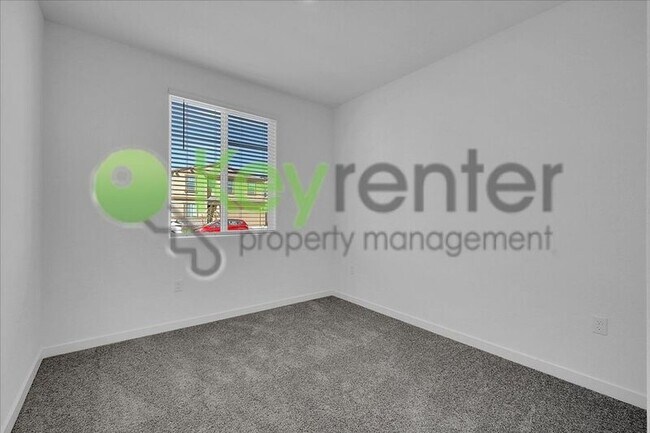 Building Photo - 2061 Hesperian Dr
