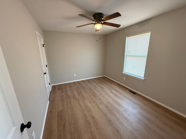 Building Photo - 3462 N Ohara Ave