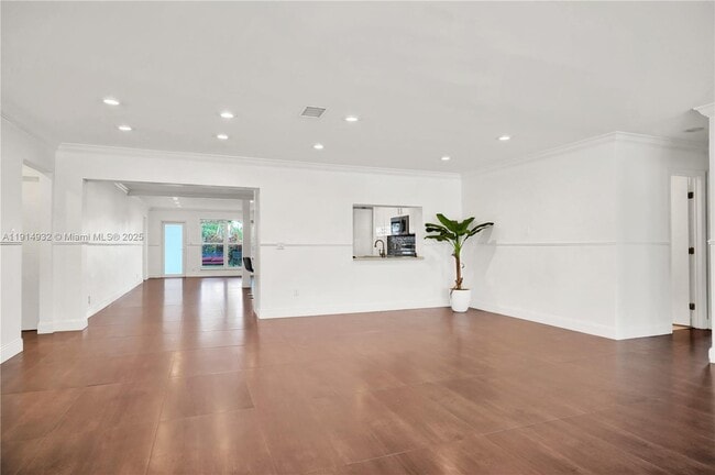 Building Photo - 4721 W Park Rd