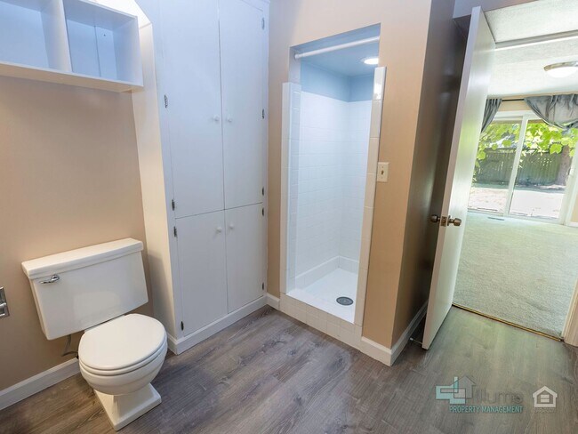 Building Photo - Beautiful 4 Bedroom Home